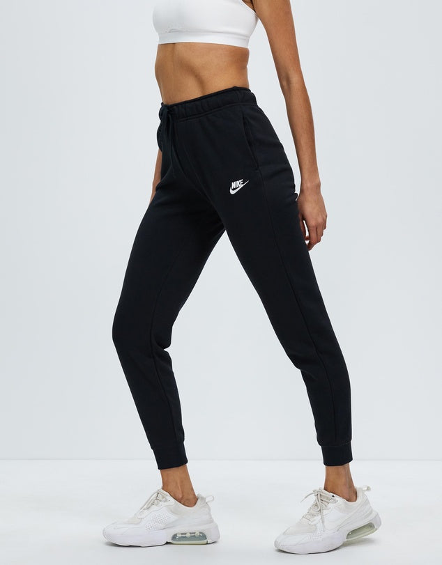 Woman’s Nike Trackpants