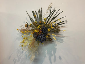 DRIED FLOWER WALL HANGING